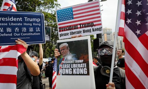 Hong Kong’da yerel seçim eylemcilerin lehine sonuçlandı