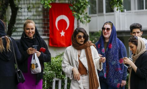Sunday Times: ‘Özgürlük ve alkol, zengin İranlıları Türkiye’ye çekiyor’