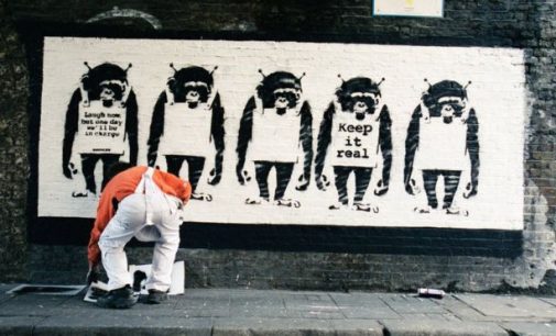 ‘Gizemli sanatçı’ Banksy’nin çalışırken fotoğrafları yayımlandı