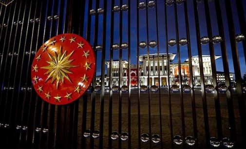 AKP’nin iktidara geldiği 3 Kasım seçimlerinin yıldönümünde partinin grup toplantısı iptal edildi