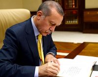 Erdoğan beş rektör atadı: Sınıf arkadaşı, MHP milletvekili, mini etek yasakçısı…
