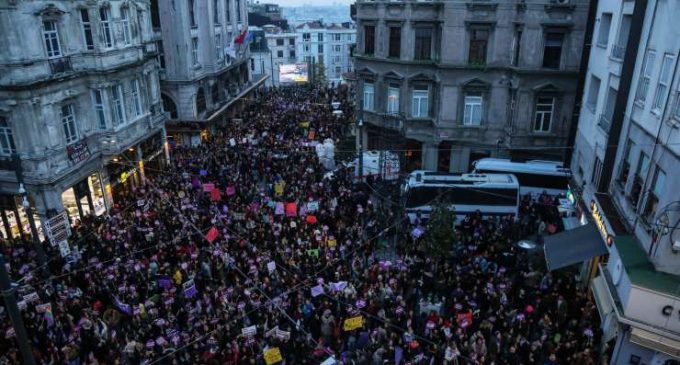 Taksim’de 25 Kasım yürüyüşüne yasak kalktı