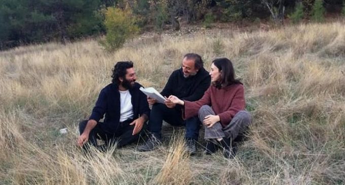 Özcan Alper’den yeni film: Karanlık Gece