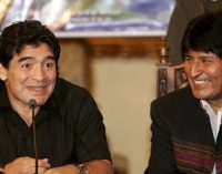 Maradona’dan Morales’e destek: Darbeyi kınıyorum