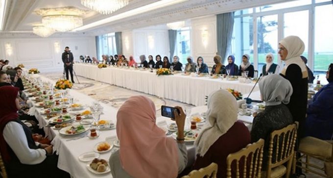 50 kişinin katıldığı ‘Genç Müslüman Kadınlar İçin Liderlik Programı’na 1 milyon harcandı