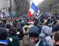 Fransa’da genel grev devam ediyor: Sendikalardan yeni eylem çağrısı