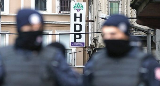 Görevden alınan HDP’li belediye başkanları tutuklandı