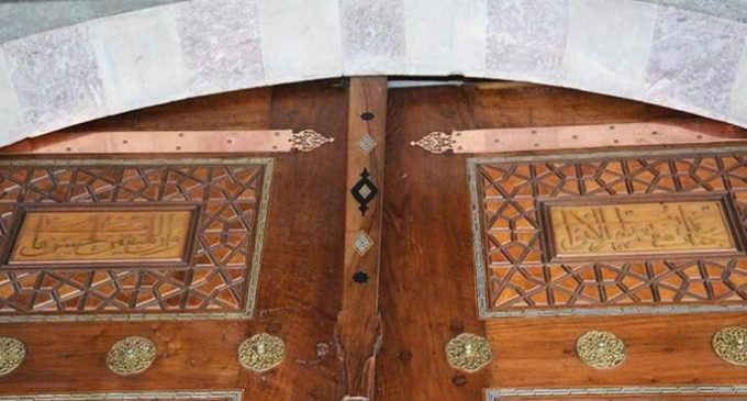 Süleymaniye Camii restorasyonunda hata: Kapıdaki ayetler ters konuldu