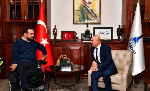 Başkan Tunç Soyer koltuğunu AKP’li isme bıraktı