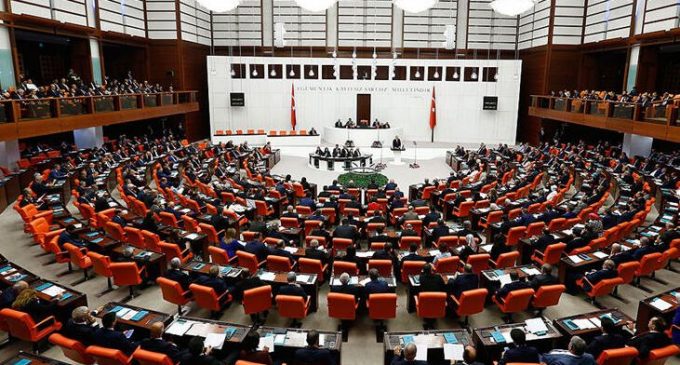 AKP, kanun teklifine “Cumhurbaşkanı farklı düzenleme yapabilir” fıkrası eklemek istedi
