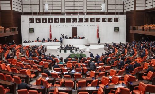‘Yurtdışından gelen 31 milletvekili kendilerini karantinaya aldı’