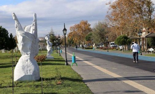 AKP’li belediye Tekirdağ’ın heykel ve tablolarını satışa çıkardı