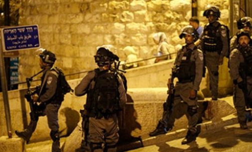 İsrail polisi Mescid-i Aksa’yı bastı: 13 gözaltı