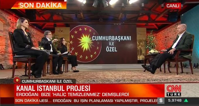 Ahmet Hakan, Erdoğan’a ekonomiyi övdü, sosyal medyada tiye alındı!