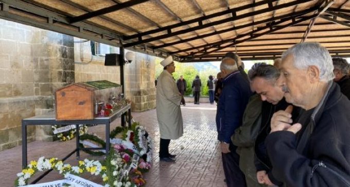 Kıbrıs’ta cenazeler karıştı, Bakanın dayısını İngiliz mezarlığına defnettiler!