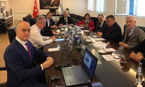 CHP’li belediye başkanına ‘vaktim yok’ diyen rektör, AKP’lilerle buluştu