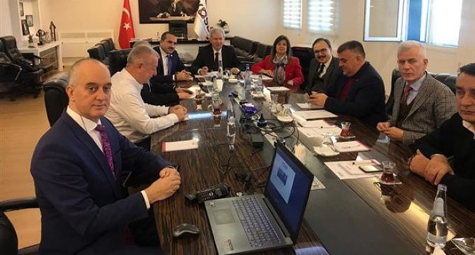 CHP’li belediye başkanına ‘vaktim yok’ diyen rektör, AKP’lilerle buluştu