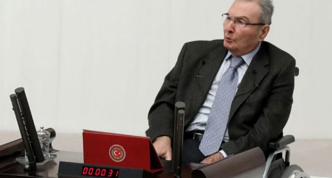 “Deniz Baykal da CHP’den istifa edebilir” iddiası