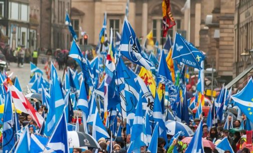 AB’den çıkmaya karşı olan İskoçya meclisinden bağımsızlık referandumu kararı