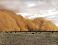 Avustralya felaketi yaşıyor: Yangın, dolu, sel ve şimdi de kum fırtınası