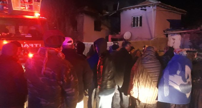 Evde yangın faciası: Aynı aileden ikisi çocuk dört kişi yaşamını yitirdi