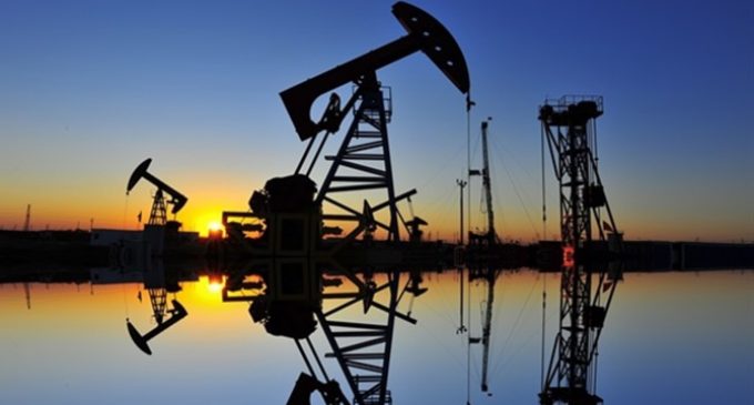 ABD ham petrol stokları 8 milyon varil düştü
