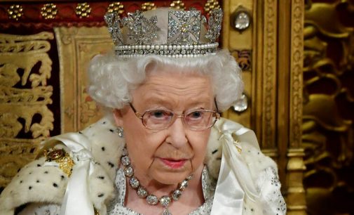 Kraliçe Elizabeth Brexit’i resmen onayladı: İngiltere AB’den ayrılıyor