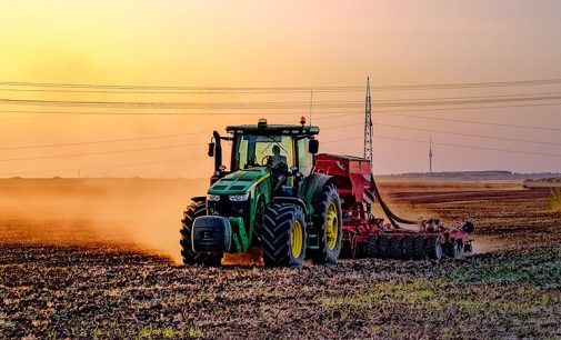 Tarım raporu: Çiftçi borçları yüzünden traktörü satıyor, tarım sanayisi çöküyor