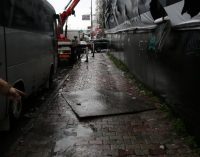 Fırtına İstanbul’da can aldı: Reklam panosundan kopan parça başına düştü
