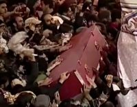 İran, Süleymani’nin cenazesini ABD üssünü vurduktan sonra toprağa verdi