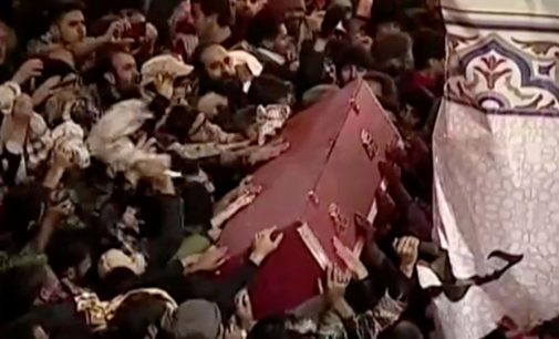 İran, Süleymani’nin cenazesini ABD üssünü vurduktan sonra toprağa verdi