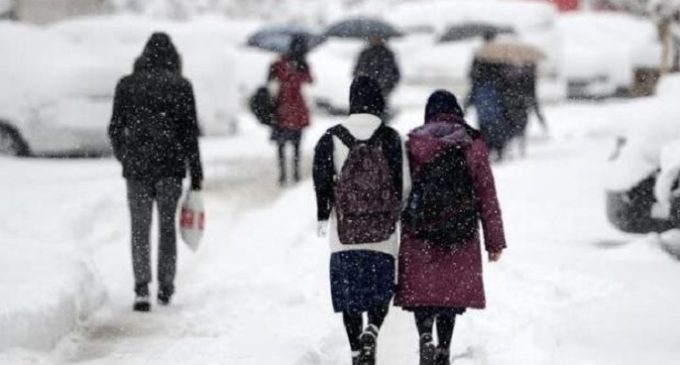 Isparta’da 6 ilçede okullar kar nedeniyle tatil edildi