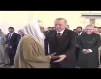 Pakistan’da Erdoğan’dan cuma namazı kıldırması istendi