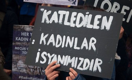 İzmir’de bir kadın cinayeti daha: Boşanma aşamasında olduğu eşini öldürdü, kayınvalidesini yaraladı