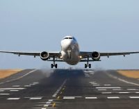 Endonezya’da bir yolcu uçağıyla irtibat kesildi: Uçak radardan kayboldu