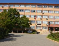 AKP’li vekil beş okuldan birinin çürük olduğunu açıkladı veliler isyan etti