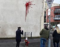 Gizemli sokak ressamı Banksy, Sevgililer Günü’nü unutmadı