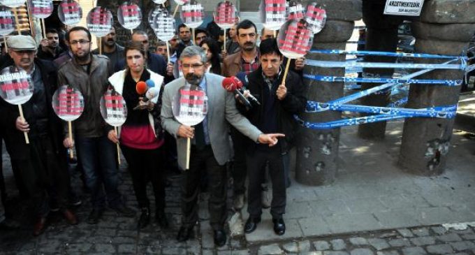 Beş yıl sonra bir ilk: Tahir Elçi soruşturmasında, üç polis ‘şüpheli’ sıfatıyla ifade verdi