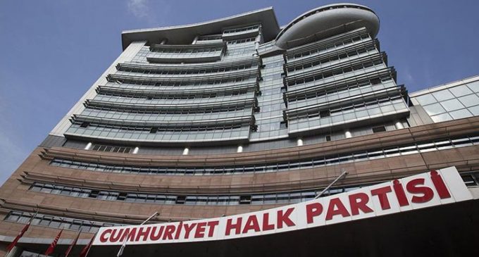 Hatay’a giden CHP heyeti: Sekiz asker yoğun bakımda, halk hastane önünde