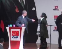 CHP kongresinde erkek delegenin kadınlara ilişkin sözleri ortalığı karıştırdı