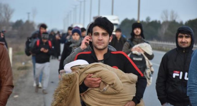 Dışişleri: Endişeye kapılan sığınmacılar sınırlara doğru hareketlenmeye başladı