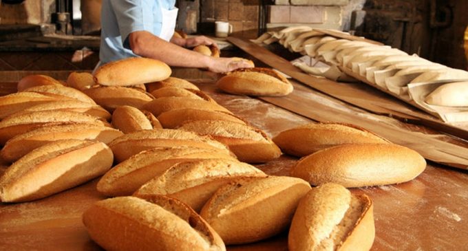 Vali, ekmeğe yapılan 25 kuruşluk zammı iptal etti