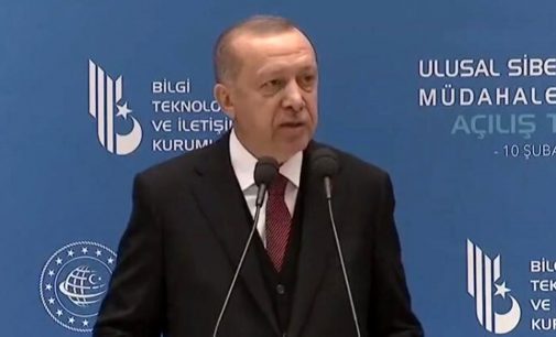 Cumhurbaşkanı Erdoğan: Sosyal medya tam bir çöplük, başı boş mecra