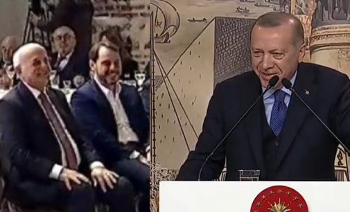 Erdoğan’ın ‘neşeli’ konuşmasına sosyal medyada tepki yağdı: #NeGülüyorsunErdoğan