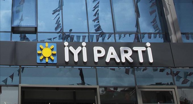 İYİ Parti İzmir’de kriz: Gençlik kolları başkanı “istifa”, il yönetimi “görevden alma” dedi