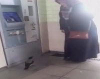 Kartına yükleme yapmaya çalışan kadın, parayı kargaya kaptırdı