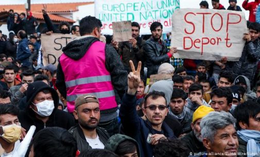 Yunanistan, sığınmacıları Türkiye’ye daha hızlı gönderebilmek için yeni merkezler kuruyor