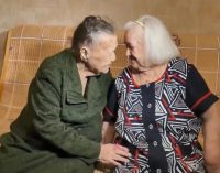 Nazi bombalarının ayırdığı kız kardeşler 78 yıl sonra kavuştu
