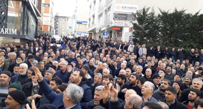 AKP’nin yüzde 60 oy aldığı ilçede yurttaşların isyanı: Çalmaya doymuyorlar