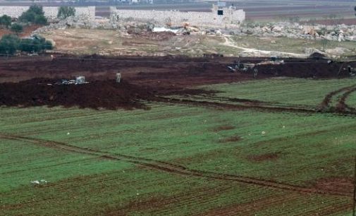 TSK, İdlib kırsalında kazı yaparak yeni mevziler hazırlıyor